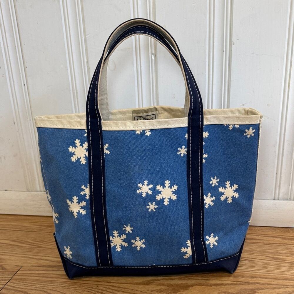 Llbean vintage y2k Blue and Cream boat and Tote Bag with Snowflake Design purse